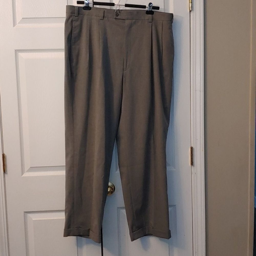 Milano Uomo gray dress pants  Sz 40/30 EUC